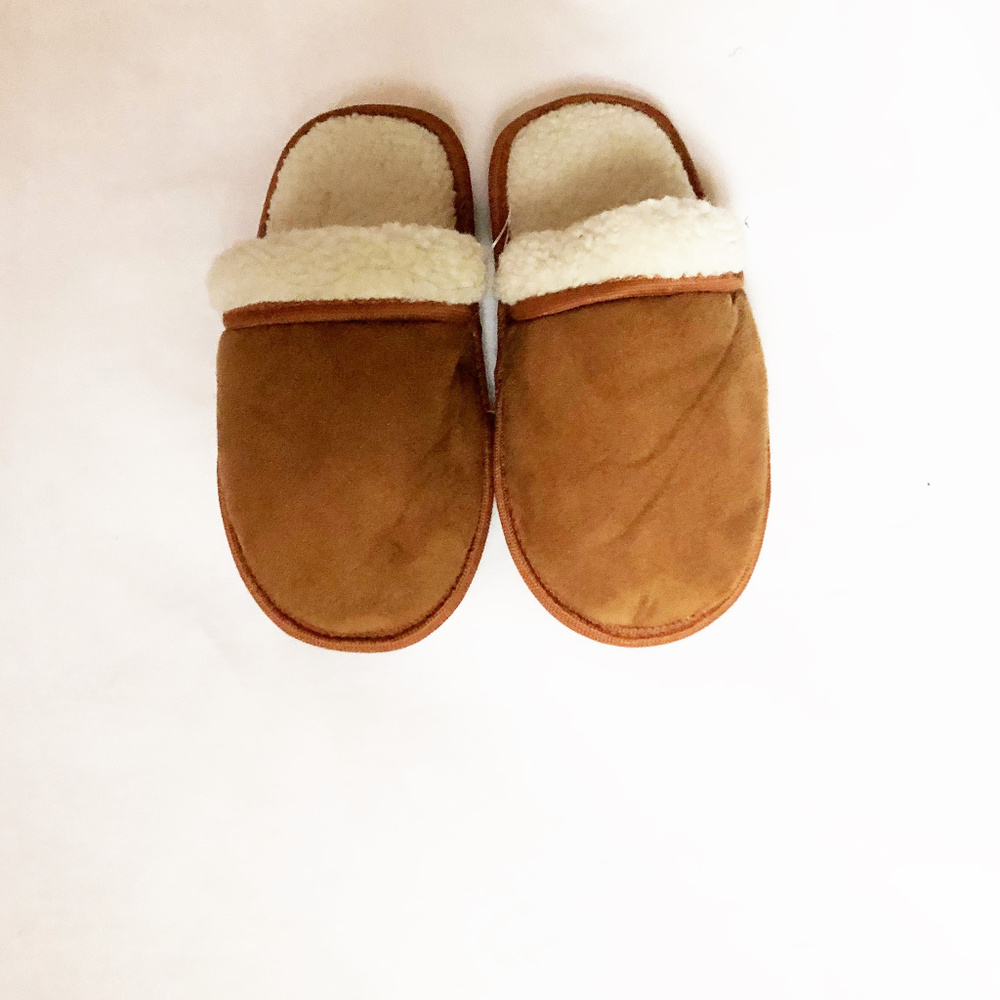 Slippers boys new 11/12M all man made materials